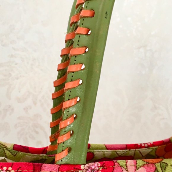 Usindo Small Floral Summer Statement Handbag - Picture 3 of 10